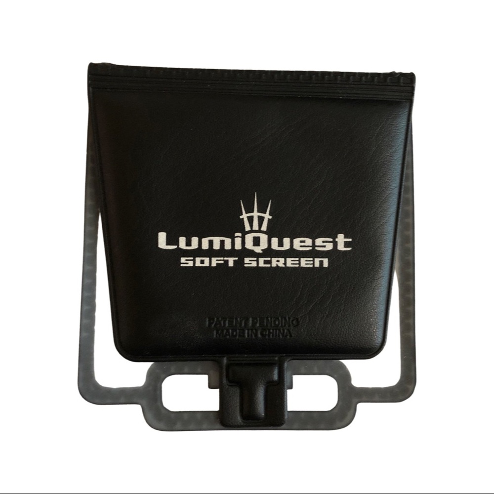 LumiQuest Soft Screen, a pop up flash diffuser.